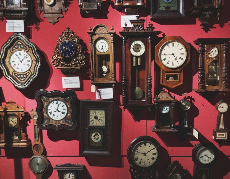 Horloge à balancier : Histoire & Fonctionnement